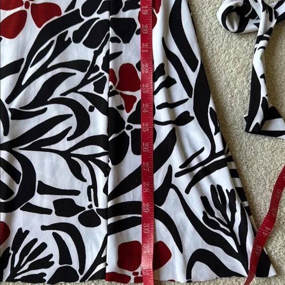 Jones Studio Floral Sleeveless Dress - Black, White, and Maroon - Picture 11 of 14